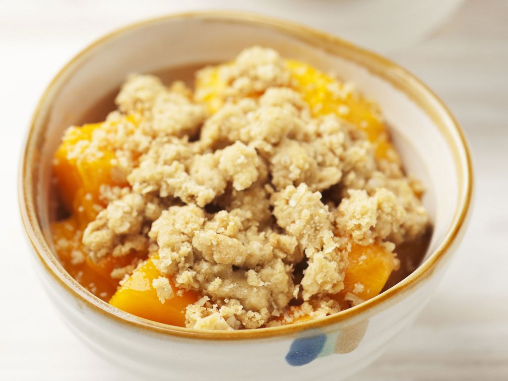 MangoCrumble Rezept EAT SMARTER