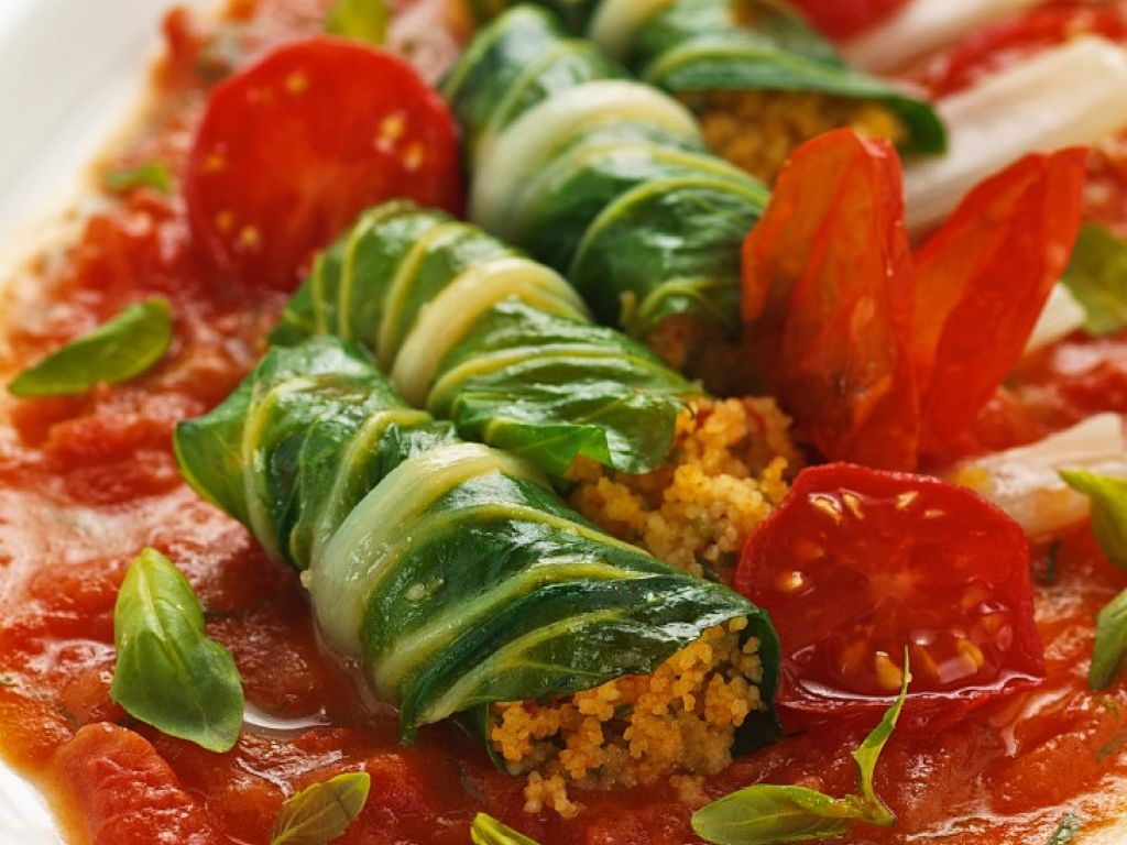 Gebackene Mangold-Röllchen mit Schinken und Käse