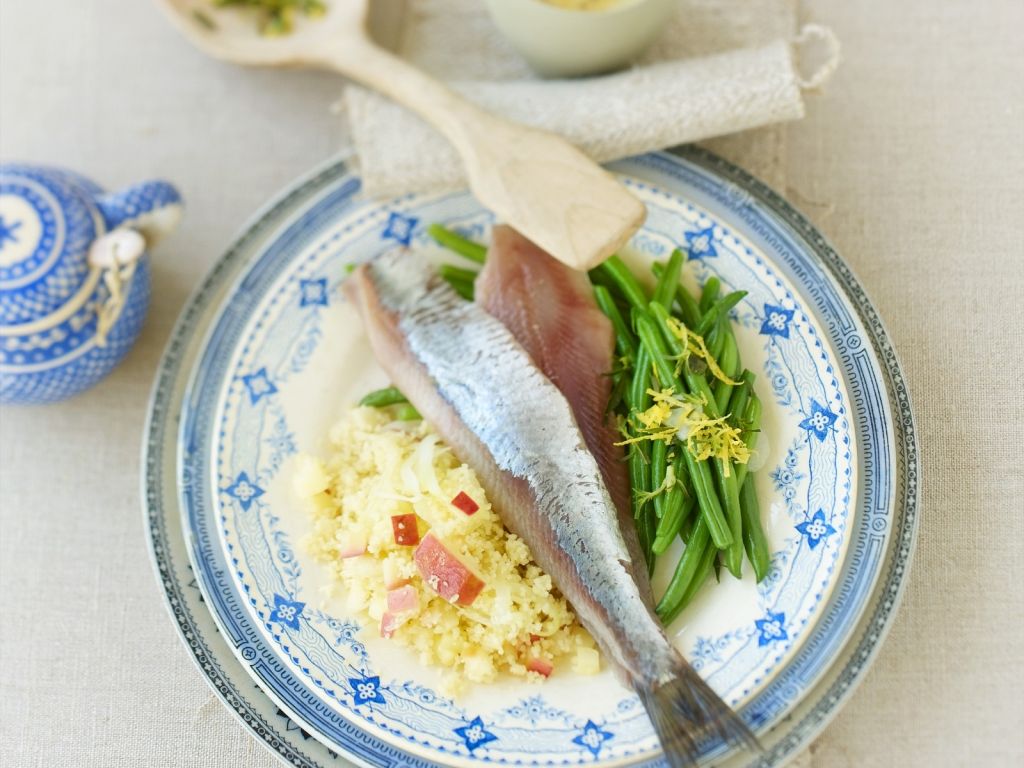 MatjesHering mit fruchtigem Couscous Rezept EAT SMARTER