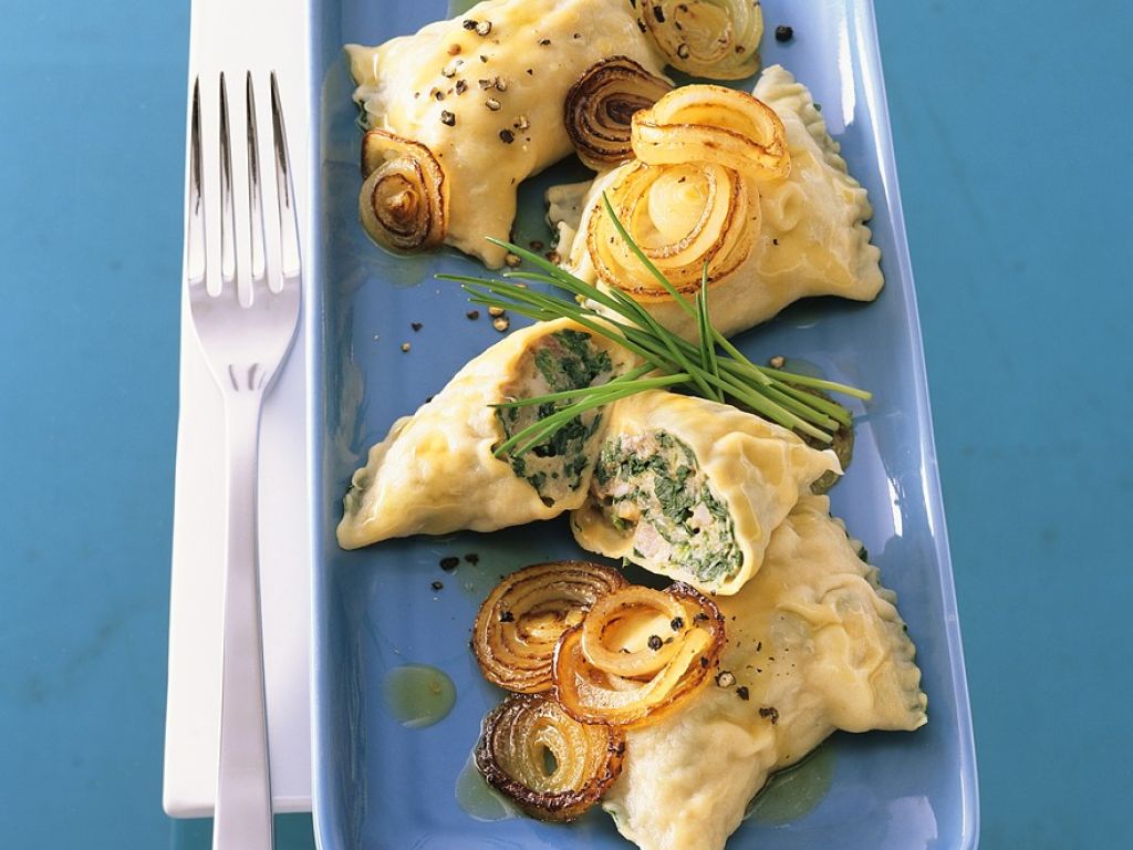 Maultaschen mit Spinat-Hackfleischfüllung Rezept | EAT SMARTER