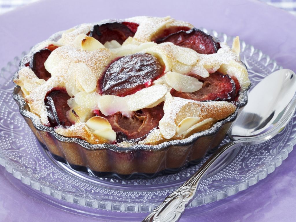 Mini-Pflaumen-Kuchen Rezept | EAT SMARTER