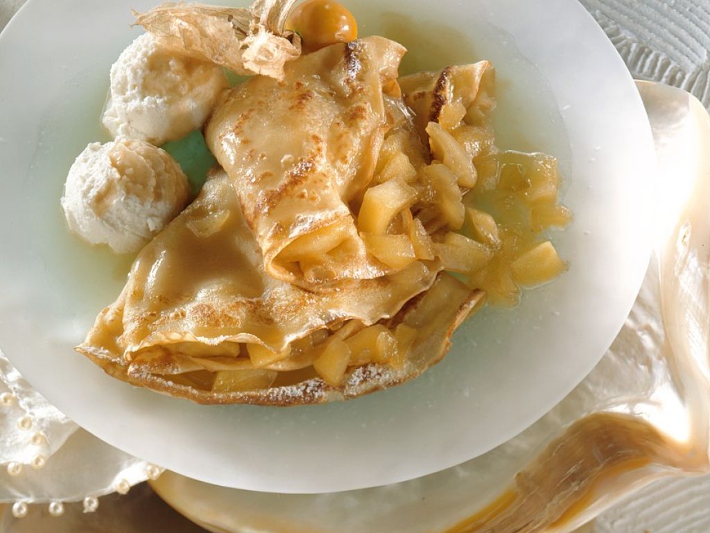 Mit Äpfeln gefüllte Pfannkuchen Rezept | EAT SMARTER Mit Äpfeln gefüllte Pfannkuchen Rezept | EAT SMARTER