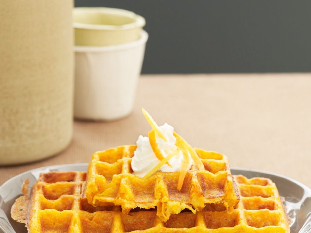 Möhren-Waffeln Rezept | EAT SMARTER