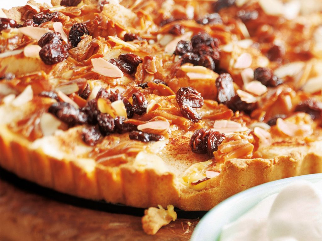 Norwegischer Apfelkuchen mit Pudding Rezept | EAT SMARTER