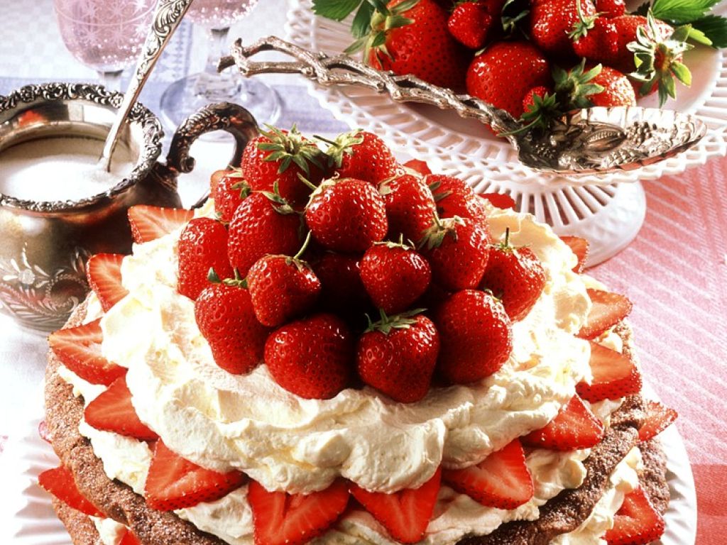 Baiser Torte Mit Erdbeeren - Rezepte Suchen