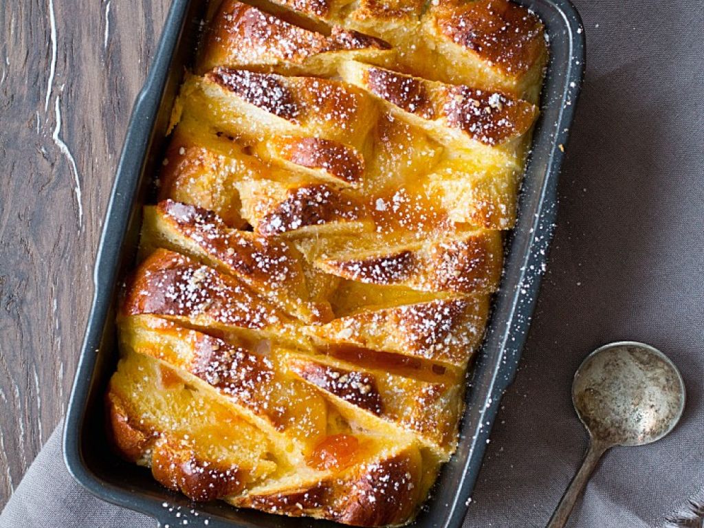 Omas Brotpudding Rezept | EAT SMARTER
