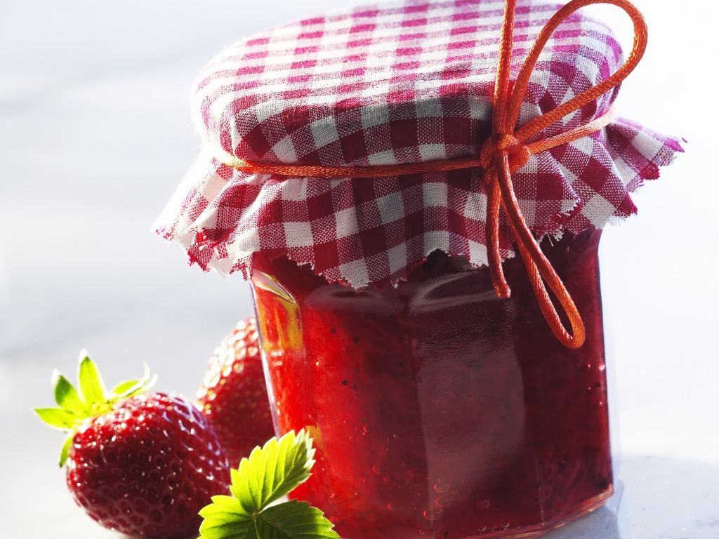 Omas Erdbeermarmelade Rezept | EAT SMARTER Omas Erdbeermarmelade Rezept | EAT SMARTER