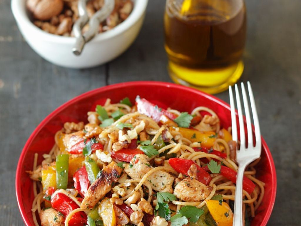 Paprika-Puten-Pasta Rezept | EAT SMARTER Paprika-Puten-Pasta Rezept | EAT SMARTER