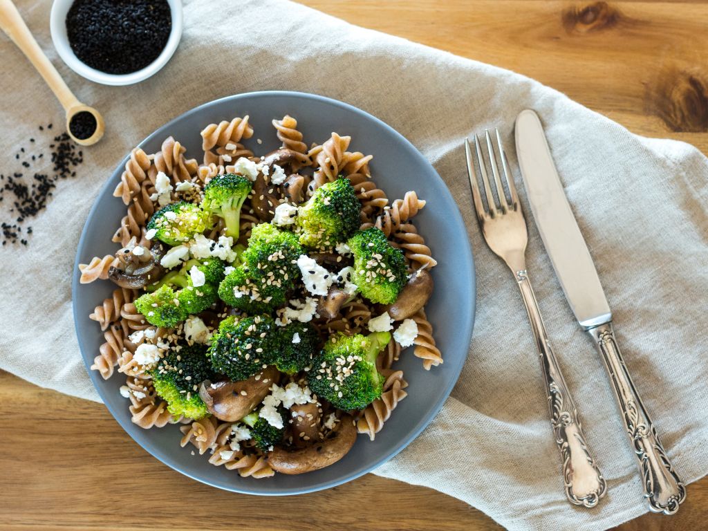 Pasta mit Brokkoli, Champignons und Feta CleanEatingMittag Rezept