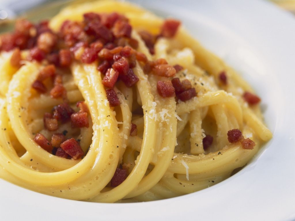 Pasta mit Speck und Eiern Rezept | EAT SMARTER Pasta mit Speck und Eiern Rezept | EAT SMARTER