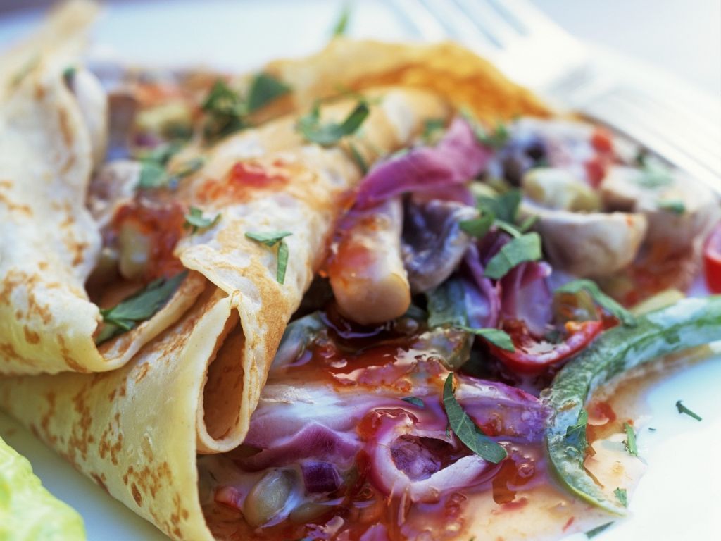 Pfannkuchen mit Pilzen gefüllt Rezept | EAT SMARTER