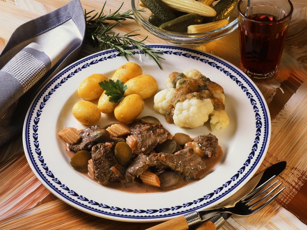 Ragout aus Rinderfiletspitzen Rezept | EAT SMARTER Ragout aus Rinderfiletspitzen Rezept | EAT SMARTER