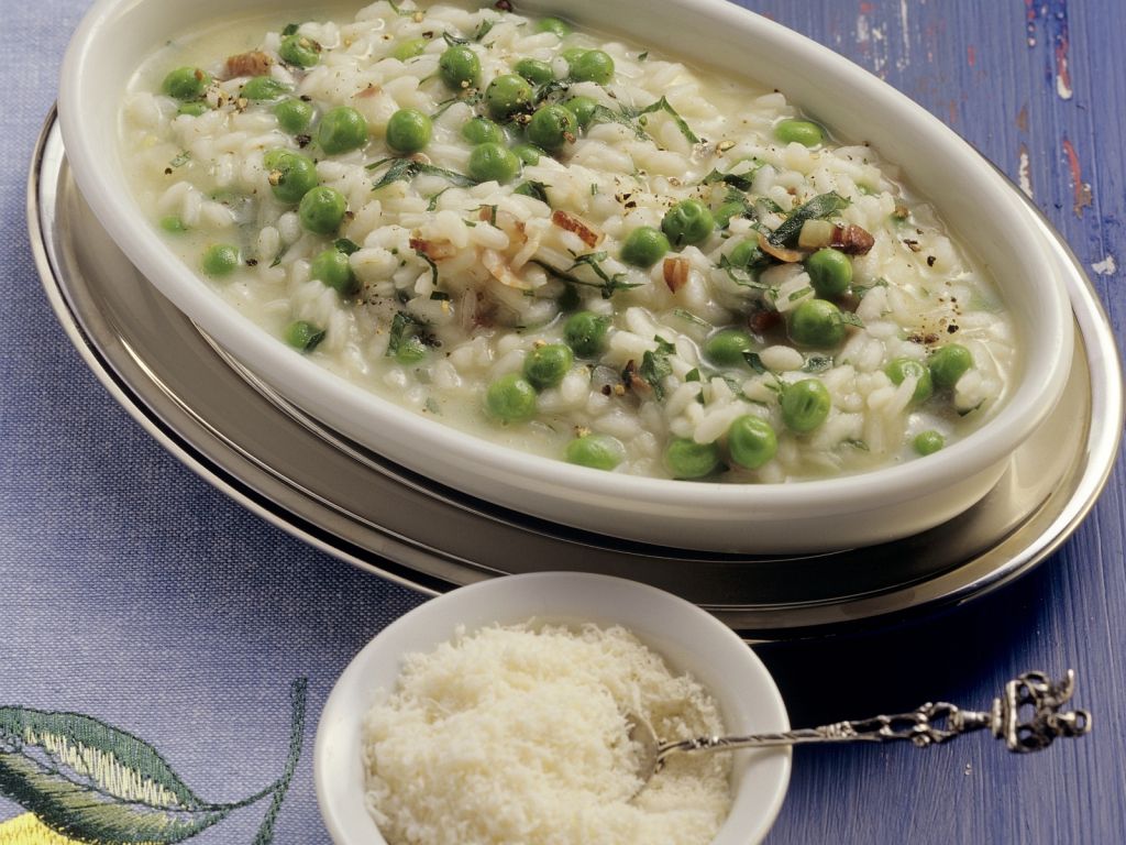 Reis mit Erbsen auf italienische Art Rezept | EAT SMARTER