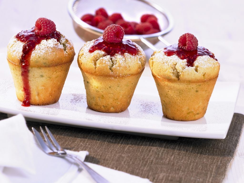 Ricotta-Muffins mit Himbeeren Rezept | EAT SMARTER Ricotta-Muffins mit Himbeeren Rezept | EAT SMARTER