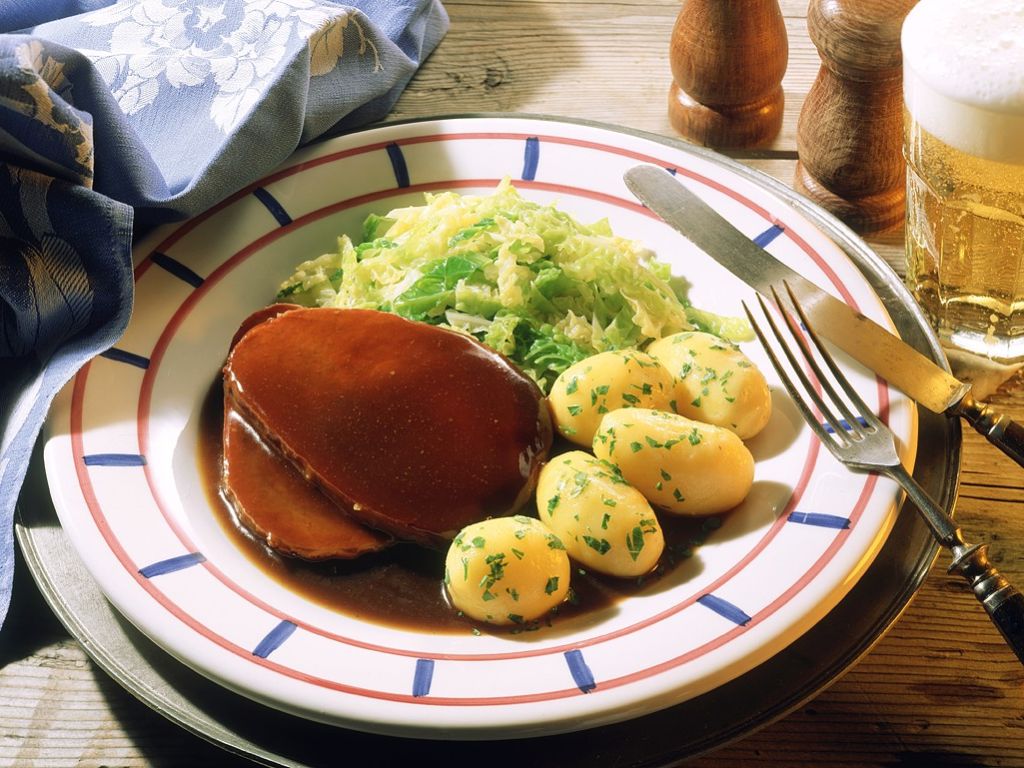Rinderfilet in Rotweinsauce Rezept | EAT SMARTER