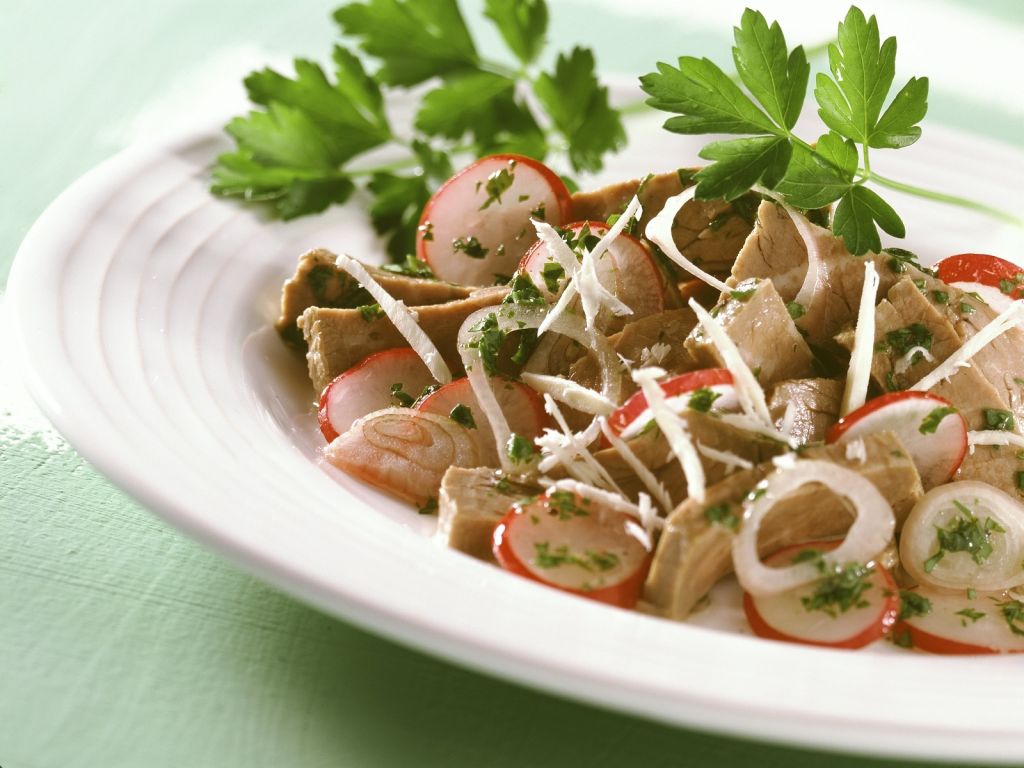 Rindfleischsalat mit Radieschen Rezept | EAT SMARTER