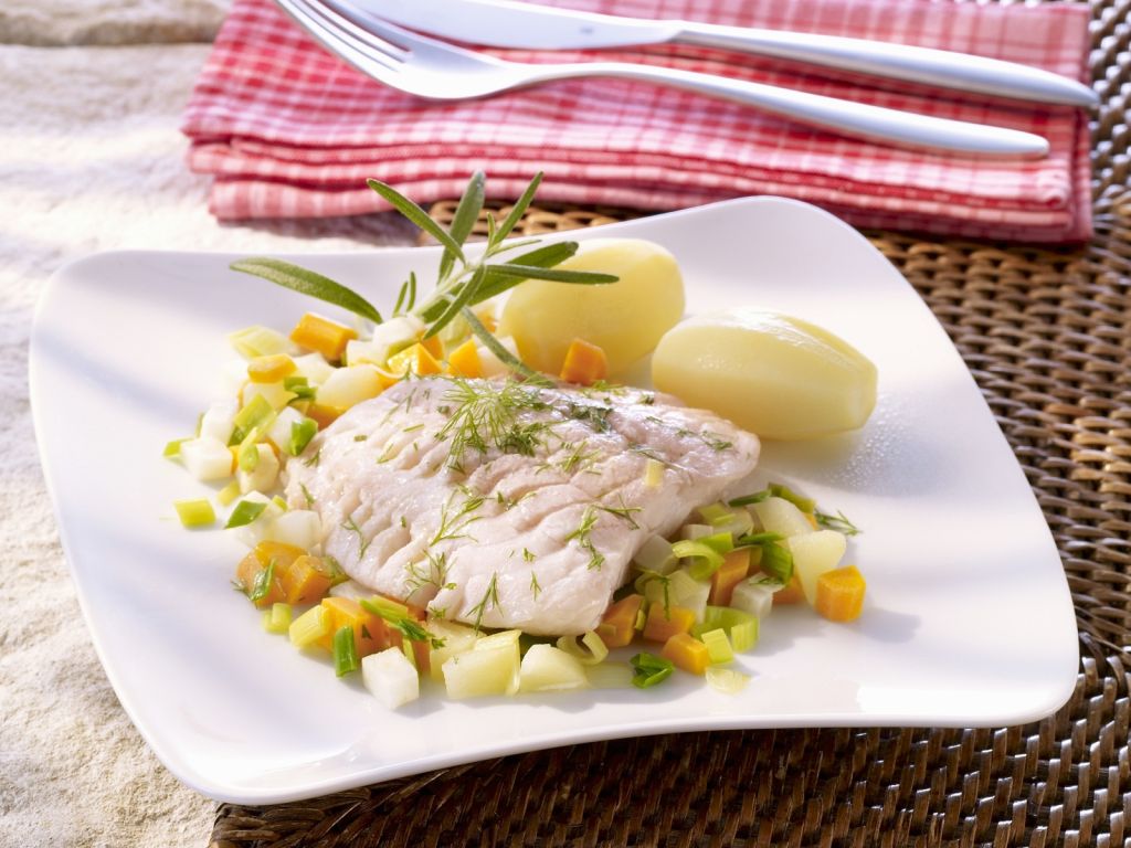 Rotbarschfilet mit Gemüse