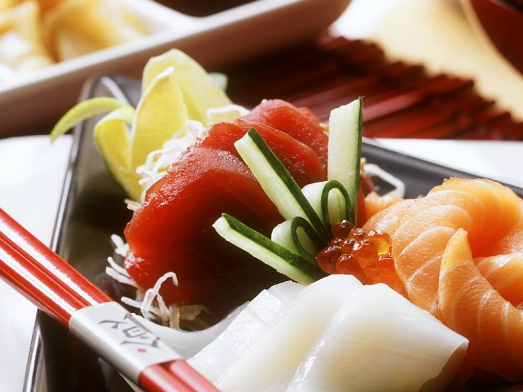Sashimi mit verschiedenem Fisch Rezept | EAT SMARTER