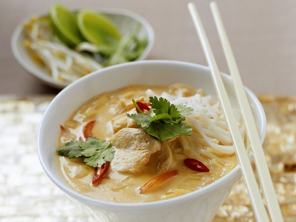 Scharfes Hähnchen-Curry Rezept | EAT SMARTER Scharfes Hähnchen-Curry Rezept | EAT SMARTER