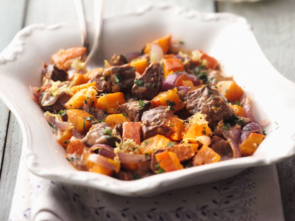Scharfes Kalbs-Ragout mit Kürbis Rezept | EAT SMARTER