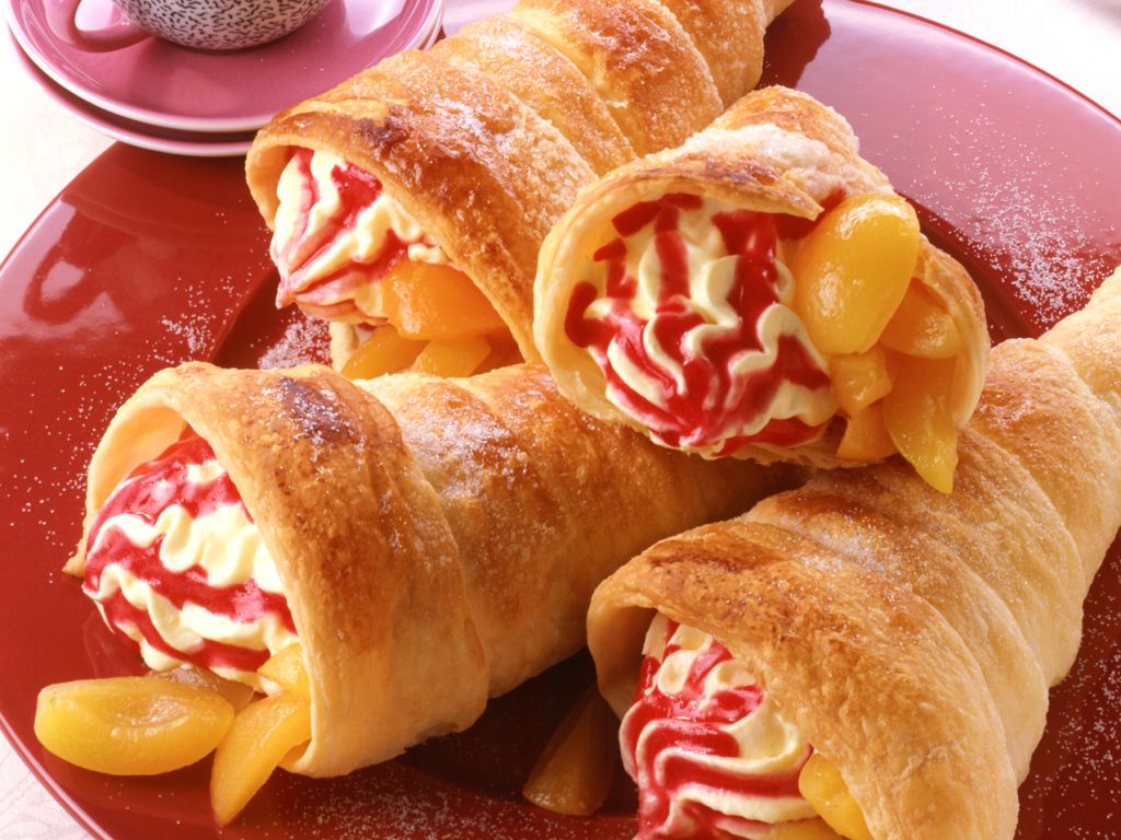 Schillerlocken mit Puddingfüllung und Aprikosen Rezept | EAT SMARTER