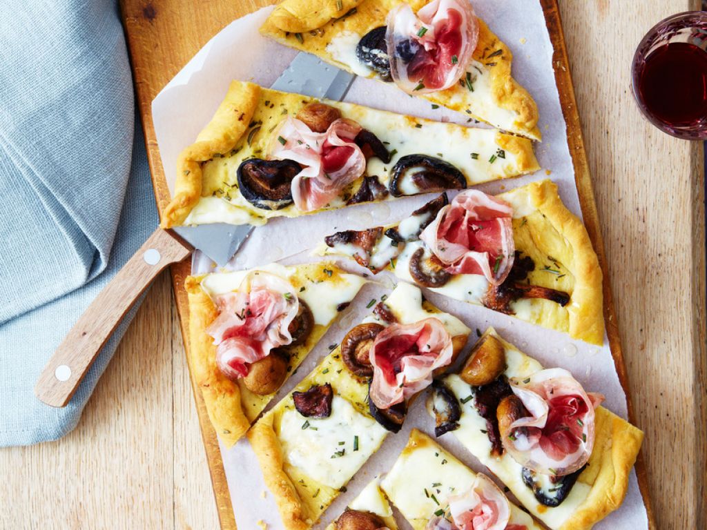 Schinken-Champignon-Pizza Rezept | EAT SMARTER