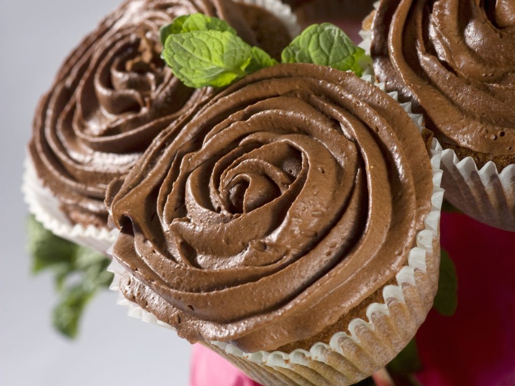 SchokoCupcakes Rezept EAT SMARTER