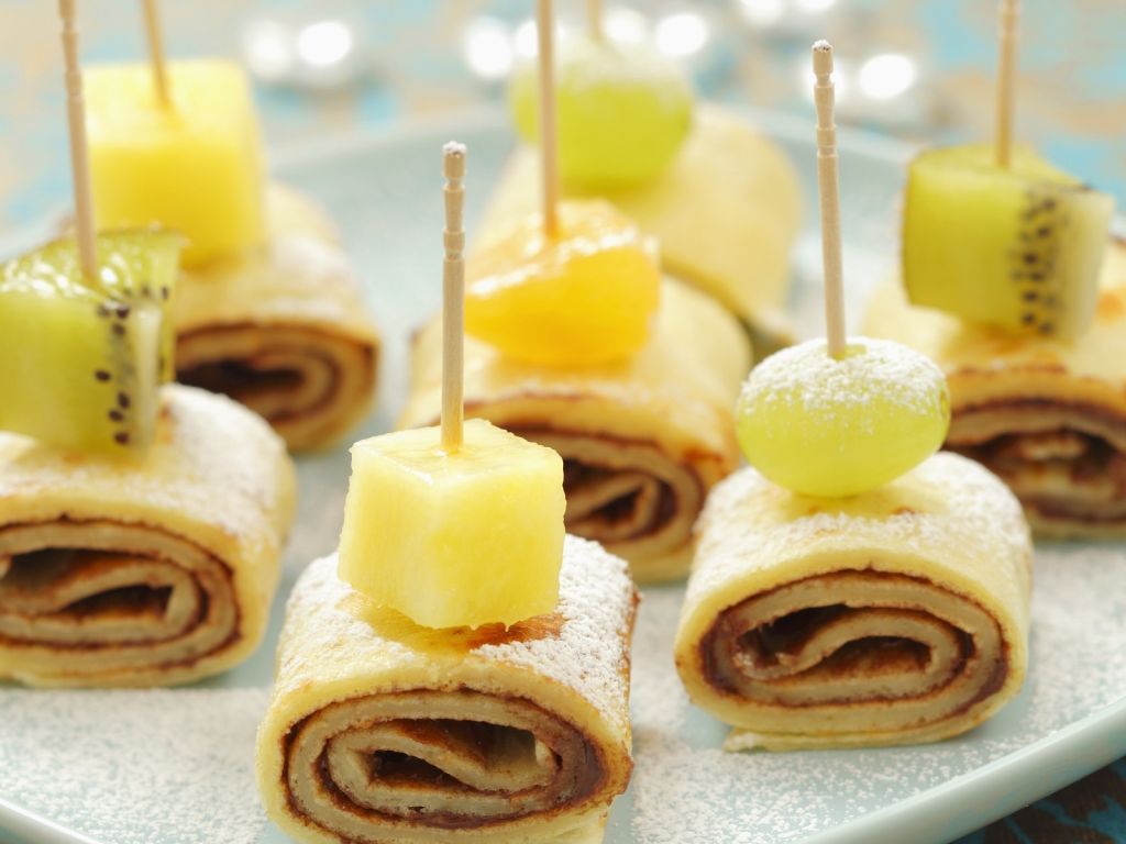 Schoko-Pfannkuchen mit Früchten Rezept | EAT SMARTER