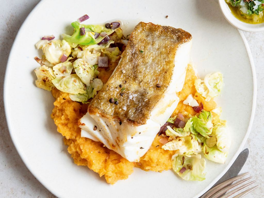 Skrei mit Rübenstampf und MeerrettichSalsa Rezept EAT SMARTER