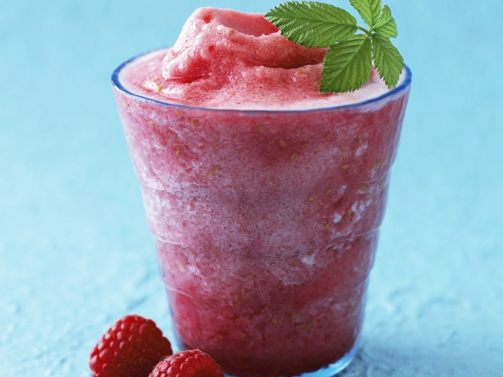 Smoothie aus Himbeeren und Cranberries Rezept | EAT SMARTER Smoothie aus Himbeeren und Cranberries Rezept | EAT SMARTER