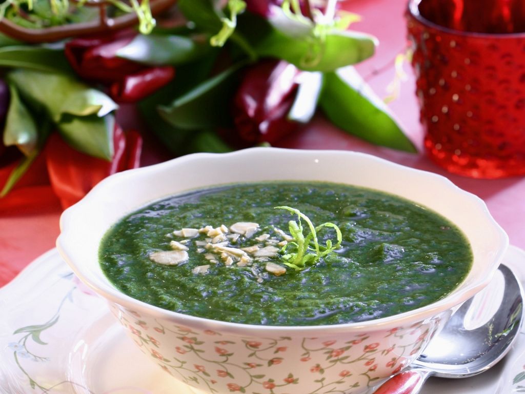 Spinatsuppe auf polnische Art Rezept | EAT SMARTER