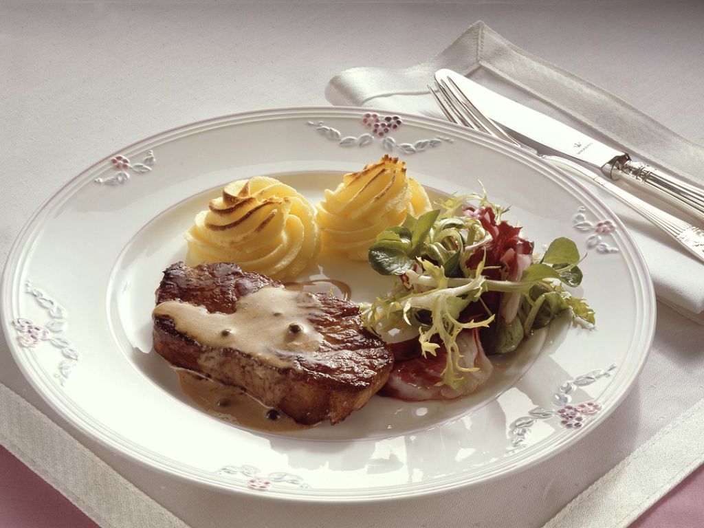 Steak mit Herzoginkartoffeln Rezept | EAT SMARTER
