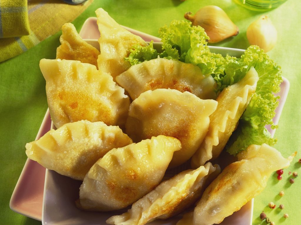 Teigtaschen mit Käse-Kartoffel-Füllung (Pierogi) Rezept | EAT SMARTER