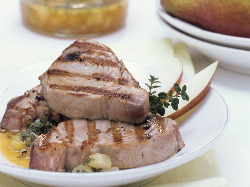 Thunfischsteak mit Salsa aus Birne Rezept | EAT SMARTER