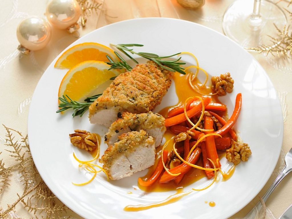 Überbackene Putenbrust mit Orangen-Möhren Rezept | EAT SMARTER