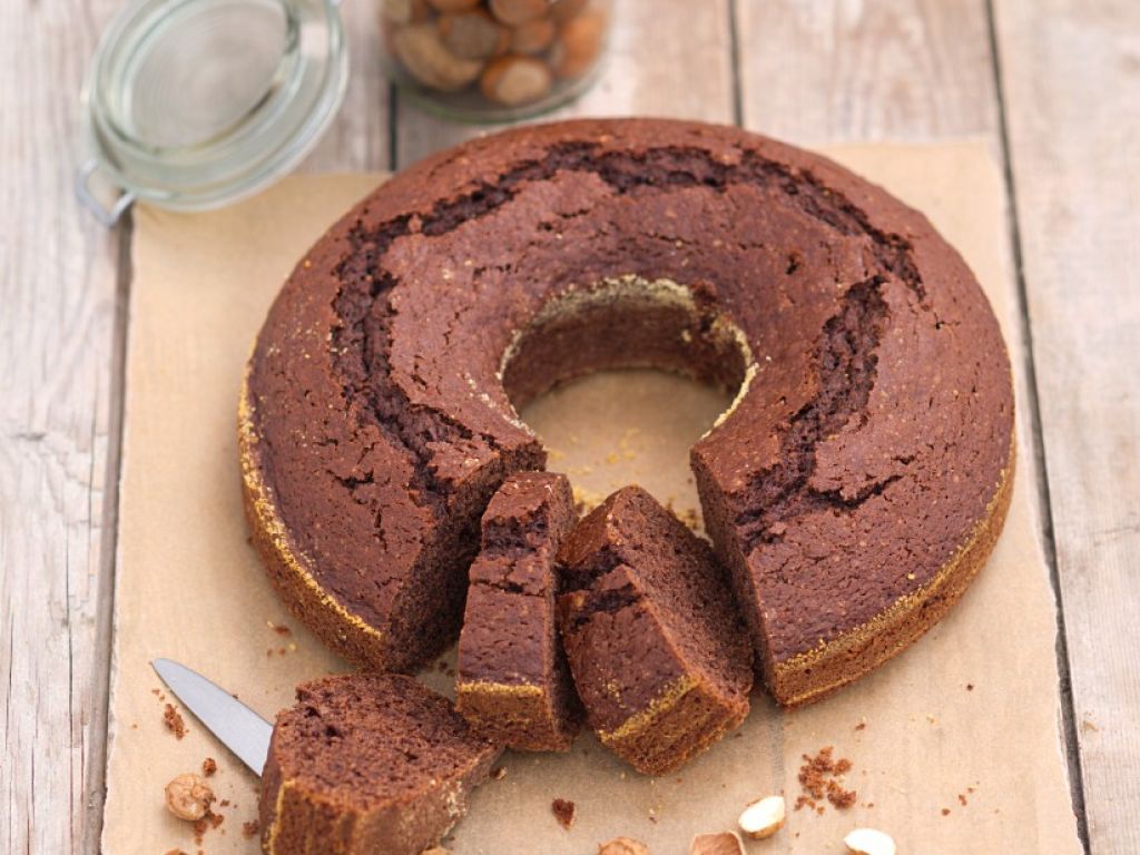 Veganer Schoko-Nuss-Kuchen Rezept | EAT SMARTER
