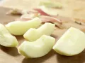 Apfelspalten im Teigmantel Zubereitung Schritt 3 Apfelspalten im Teigmantel Zubereitung Schritt 3