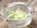 Asiatischer Hähnchensalat Zubereitung Schritt 6 Asiatischer Hähnchensalat Zubereitung Schritt 6