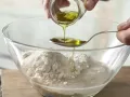 Bärlauchfladen vom Blech Zubereitung Schritt 1 Bärlauchfladen vom Blech Zubereitung Schritt 1