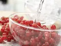 Bananen-Beeren-Smoothie Zubereitung Schritt 3 Bananen-Beeren-Smoothie Zubereitung Schritt 3