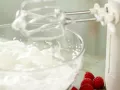 Beeren-Pavlova Zubereitung Schritt 1 Beeren-Pavlova Zubereitung Schritt 1