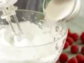 Beeren-Pavlova Zubereitung Schritt 2 Beeren-Pavlova Zubereitung Schritt 2