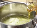 Birnenstrudel mit Haselnüssen Zubereitung Schritt 3 Birnenstrudel mit Haselnüssen Zubereitung Schritt 3