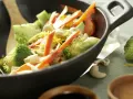 Brokkoli-Tofu-Wok Zubereitung Schritt 8 Brokkoli-Tofu-Wok Zubereitung Schritt 8