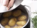 Bunter Kartoffel-Hering-Salat Zubereitung Schritt 1 Bunter Kartoffel-Hering-Salat Zubereitung Schritt 1
