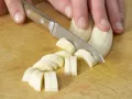 Bunter Obstsalat mit Holunderjoghurt Zubereitung Schritt 4 Bunter Obstsalat mit Holunderjoghurt Zubereitung Schritt 4