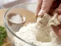 Dinkelpizza Zubereitung Schritt 1 Dinkelpizza Zubereitung Schritt 1
