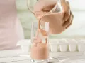 Erdbeer-Smoothie mit Joghurt Zubereitung Schritt 4 Erdbeer-Smoothie mit Joghurt Zubereitung Schritt 4