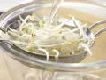 Frühlingsrollen mit Kassler Zubereitung Schritt 1 Frühlingsrollen mit Kassler Zubereitung Schritt 1