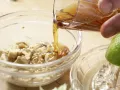 Gebackene Birnen in Pergament Zubereitung Schritt 2 Gebackene Birnen in Pergament Zubereitung Schritt 2
